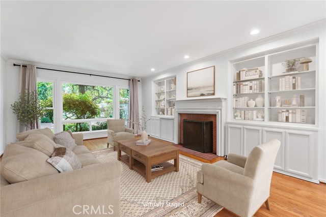 11053 Strathmore Drive, Westwood - Century City CA: https://media.crmls.org/medias/615aa553-f4ae-4376-83fd-adeb10ad9688.jpg