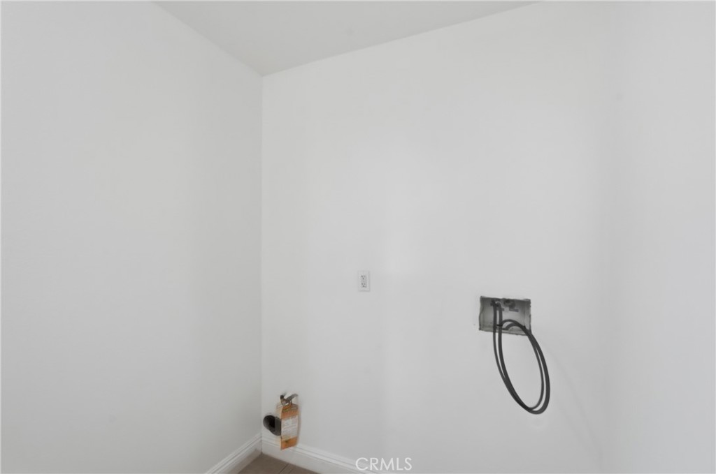 https://media.crmls.org/medias/615b2b8f-bf4d-4dda-8640-a4ef455529c6.jpg?preset=X-Large