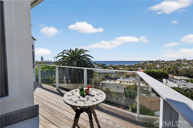 Detail Gallery Image 33 of 74 For 405 Blumont St, Laguna Beach,  CA 92651 - 5 Beds | 6/1 Baths