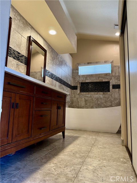 Detail Gallery Image 13 of 17 For 4030 Lexington Ct, Palmdale,  CA 93552 - 5 Beds | 3 Baths
