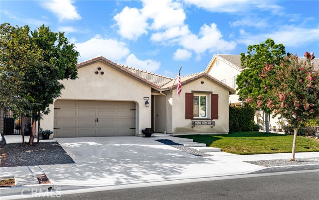 Detail Gallery Image 2 of 46 For 11923 Meander Way, Jurupa Valley,  CA 91752 - 4 Beds | 2 Baths