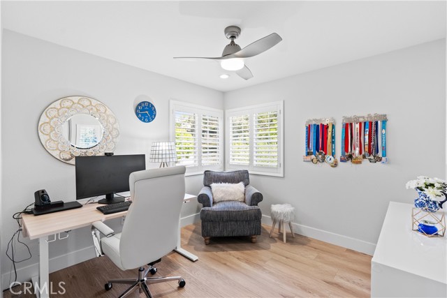27811 Bloomfield Court, Valencia CA: https://media.crmls.org/medias/615c1dec-5823-4ff9-82d4-4894bccb43c4.jpg