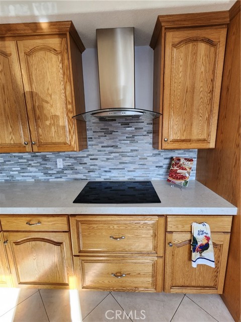 1921 St John Rd, Seal Beach CA: https://media.crmls.org/medias/615d08f2-9aec-4725-a79f-b354a5faa849.jpg