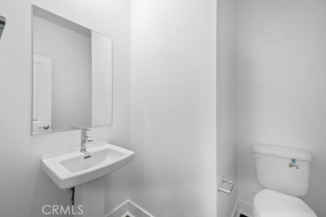 Detail Gallery Image 4 of 22 For 33314 Celadon Ave, French Valley,  CA 92695 - 3 Beds | 2/1 Baths