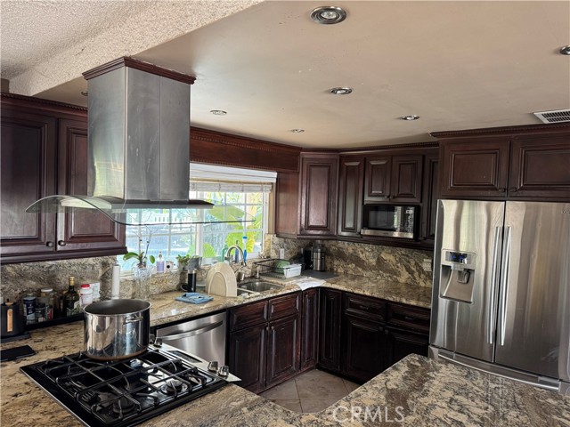 Detail Gallery Image 5 of 6 For 25389 Jaclyn Ave, Moreno Valley,  CA 92557 - 3 Beds | 2 Baths