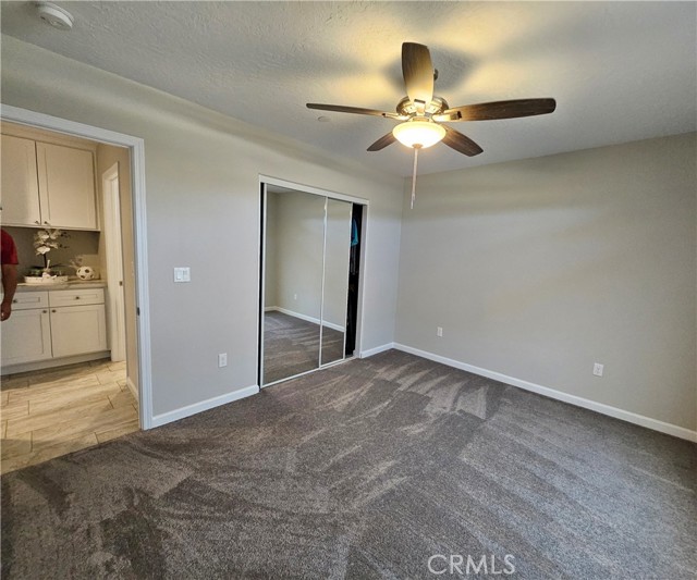18010 Seaforth Street, Hesperia CA: https://media.crmls.org/medias/615f1e32-59ac-44ed-8433-119aae5d1714.jpg