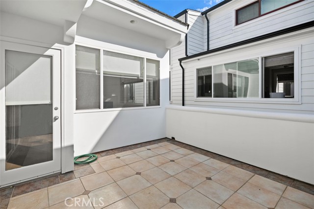 Detail Gallery Image 11 of 12 For 614 Acacia #1/2,  Corona Del Mar,  CA 92625 - 3 Beds | 3 Baths