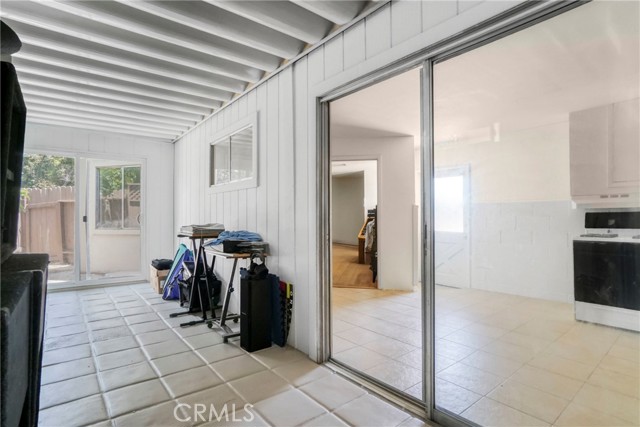 1633 Montgomery Road, Thousand Oaks CA: https://media.crmls.org/medias/61601734-d951-48bb-a814-7c4d9e1a4c23.jpg