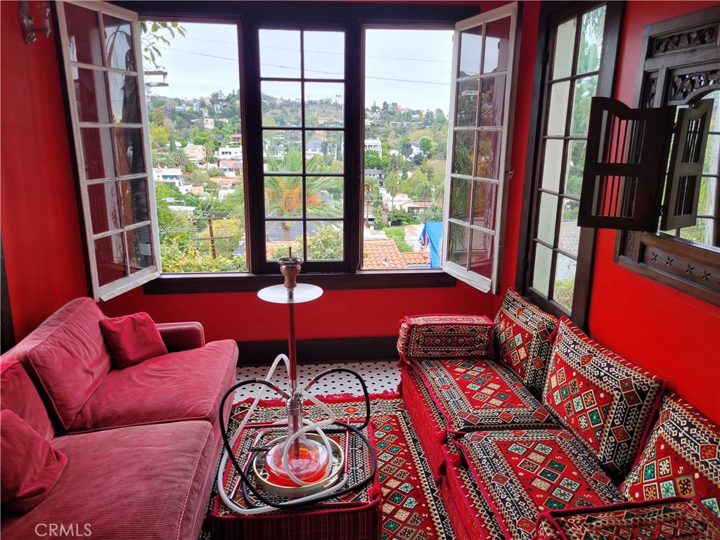 https://media.crmls.org/medias/61602ec1-0a1c-416f-a807-1d909e80cdf9.jpg?preset=X-Large