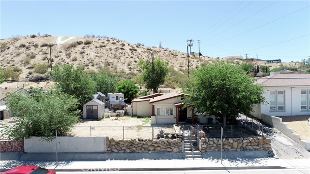 Detail Gallery Image 1 of 14 For 15445 Hesperia Rd, Victorville,  CA 92395 - 3 Beds | 1 Baths