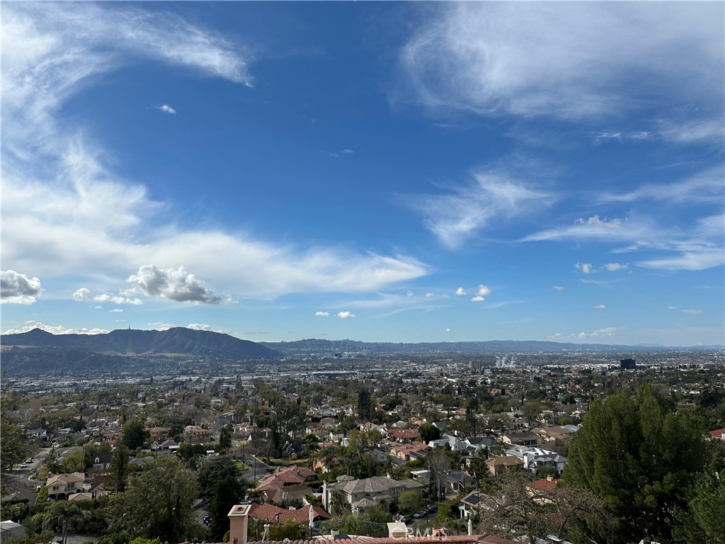 https://media.crmls.org/medias/6161bae4-3592-4cca-8506-5b03c7149fab.jpg?preset=X-Large