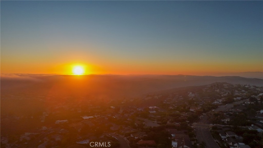 https://media.crmls.org/medias/6162918f-2854-40d7-b946-38124bb43887.jpg?preset=X-Large