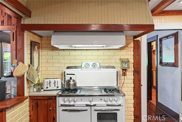 3087 Casitas Avenue, Altadena CA: https://media.crmls.org/medias/61633013-7fa7-433c-88da-4875ea1fc03e.jpg