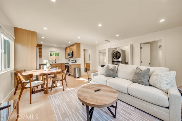 6 Bed Home for Sale in Van Nuys, California