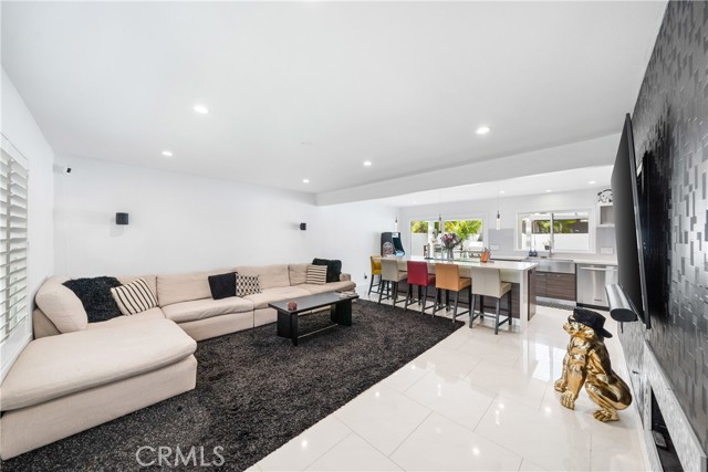 Detail Gallery Image 8 of 61 For 20191 Imperial Cove Ln, Huntington Beach,  CA 92646 - 3 Beds | 3 Baths