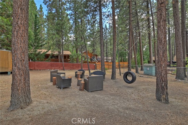 Detail Gallery Image 25 of 31 For 41617 Brownie Ln, Big Bear Lake,  CA 92315 - 4 Beds | 3 Baths