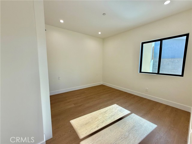 Detail Gallery Image 9 of 15 For 22132 Gault St, Canoga Park,  CA 91303 - 1 Beds | 1 Baths
