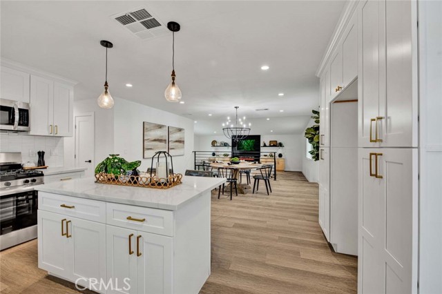 Detail Gallery Image 11 of 41 For 19282 Bethel Cir, Huntington Beach,  CA 92646 - 3 Beds | 2 Baths