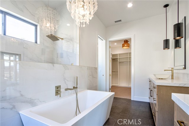 38721 Calle De Toros, Temecula CA: https://media.crmls.org/medias/61648fba-bdca-4fa4-aa64-2e73415a2546.jpg