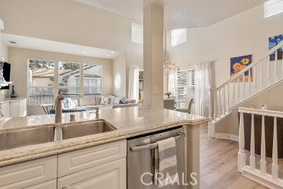 17 Auvergne, Newport Coast CA: https://media.crmls.org/medias/6164903e-4bed-4ee3-aaa4-74f5b891c4c0.jpg