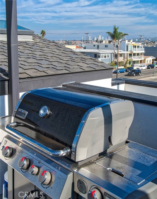 Detail Gallery Image 15 of 17 For 1045 W Balboa Blvd, Newport Beach,  CA 92661 - 3 Beds | 2/1 Baths