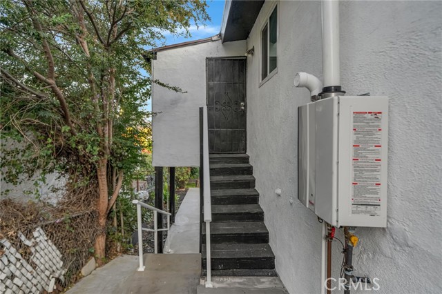 1048 Dexter Street, Los Angeles CA: https://media.crmls.org/medias/6165310a-b138-4d3d-b4ab-f14e49e85dcc.jpg