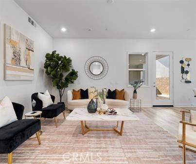 Detail Gallery Image 7 of 15 For 340 Merit, Irvine,  CA 92618 - 3 Beds | 2 Baths