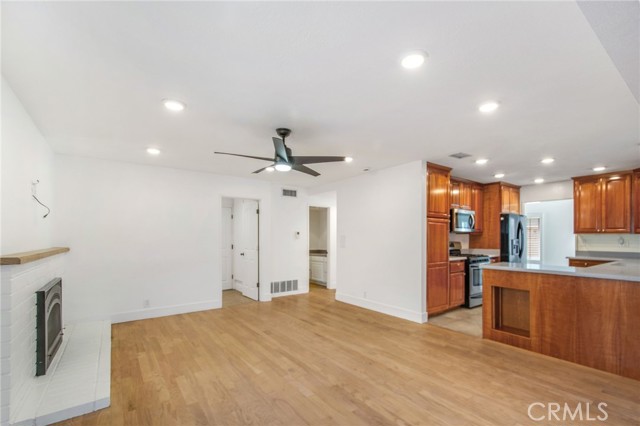 Detail Gallery Image 2 of 28 For 2718 S Griset Pl, Santa Ana,  CA 92704 - 4 Beds | 2/1 Baths