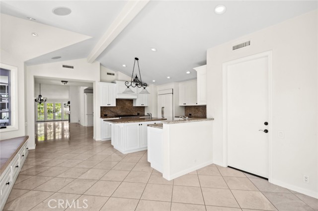 Detail Gallery Image 10 of 27 For 14 Sandbar Dr, Corona Del Mar,  CA 92625 - 3 Beds | 2 Baths