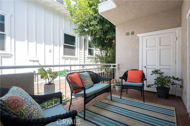 2006 Aviation Way, Redondo Beach CA: https://media.crmls.org/medias/61663ec4-86a1-4f91-b5e1-bc6b743e5d99.jpg