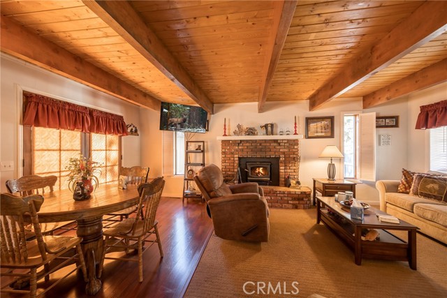 301 Downey Drive, Big Bear City CA: https://media.crmls.org/medias/61665114-d968-49d6-acc8-0f0b778c20cf.jpg
