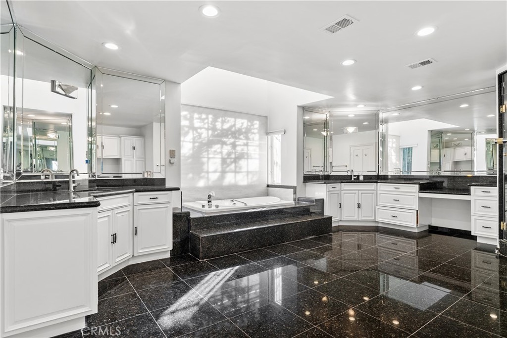 MLS #SR25241192 image #19