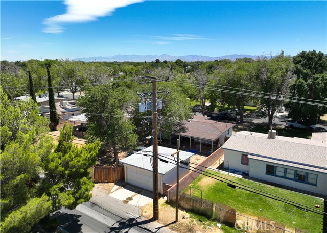 1411 W Ivesbrook Street, Lancaster CA: https://media.crmls.org/medias/6167487c-c4a5-41a5-8db2-d993883be1eb.jpg