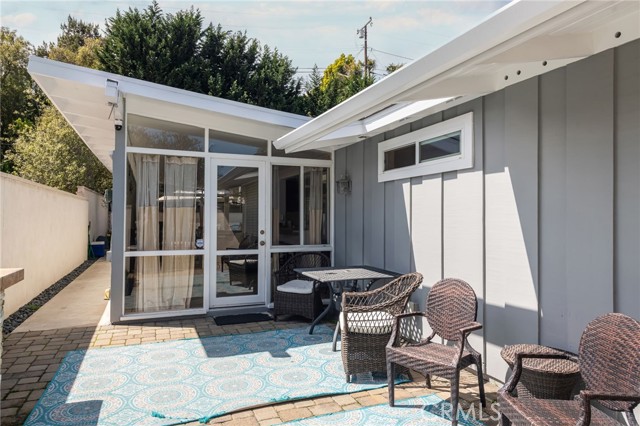 439 S Prospect Avenue, Manhattan Beach CA: https://media.crmls.org/medias/61687f29-2521-417c-a59f-c38ba0f5701e.jpg
