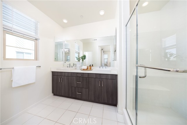 Detail Gallery Image 24 of 30 For 222 Harringay, Irvine,  CA 92618 - 3 Beds | 3/1 Baths