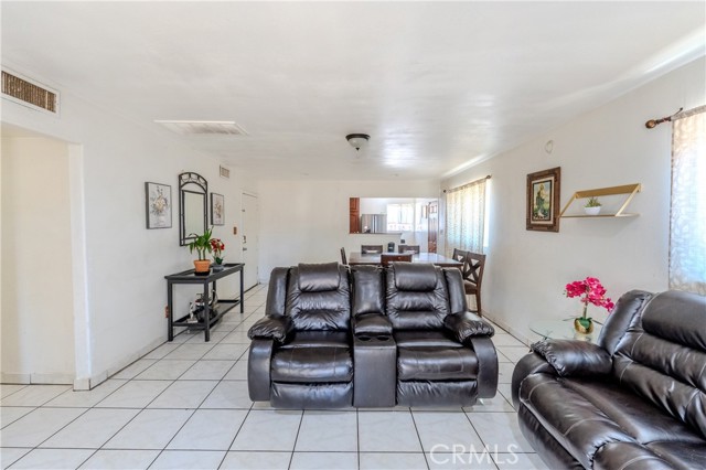 Detail Gallery Image 8 of 33 For 16131 Colina St, Victorville,  CA 92395 - 3 Beds | 2 Baths