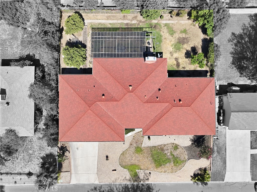 https://media.crmls.org/medias/616c1a85-5377-47ee-85d9-53f7af62b200.jpg?preset=X-Large