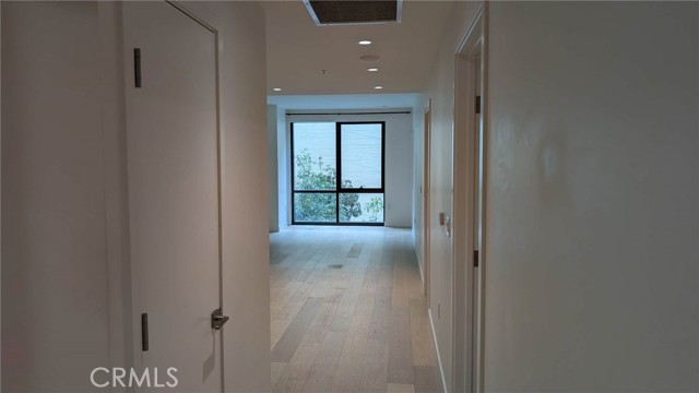 Detail Gallery Image 3 of 12 For 400 S Broadway #922,  Los Angeles,  CA 90013 - 1 Beds | 1 Baths