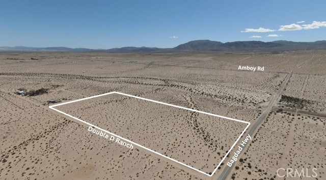 4453 Bagdad Highway, 29 Palms CA: https://media.crmls.org/medias/616cf3be-ae5e-426a-bec4-5f93d4926152.jpg