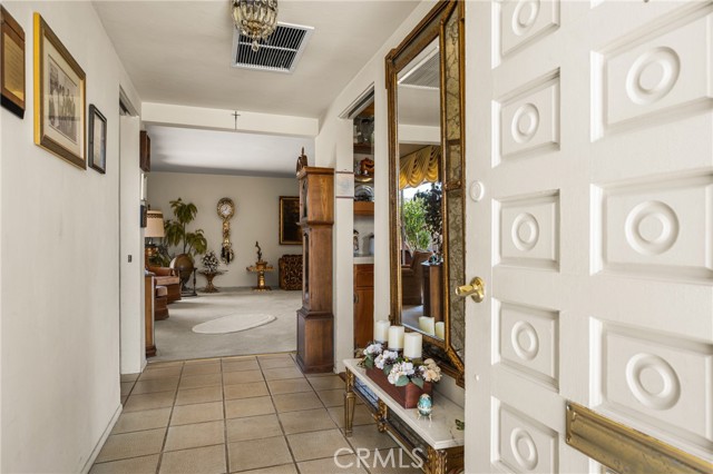 Detail Gallery Image 8 of 46 For 500 N Meadowbrook Pl, Anaheim,  CA 92801 - 4 Beds | 2/1 Baths