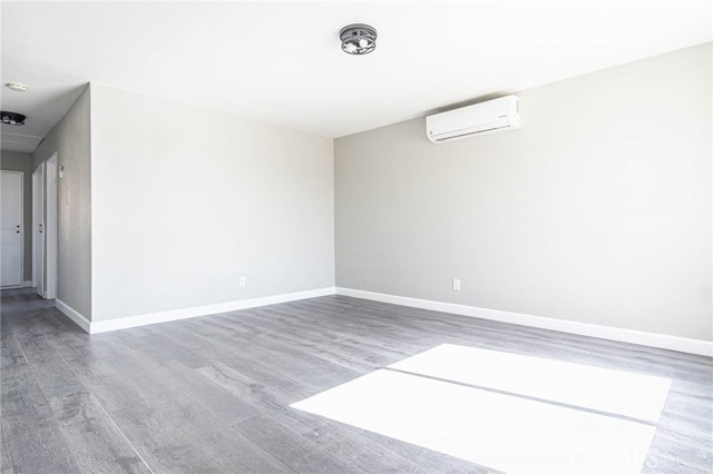 2008 Sequoia Drive, Barstow CA: https://media.crmls.org/medias/616d7d1f-b5c2-45e2-85fa-01b843948313.jpg