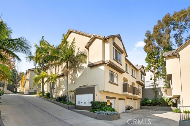 Detail Gallery Image 1 of 1 For 4600 Don Lorenzo Dr #4,  Los Angeles,  CA 90008 - 2 Beds | 2/1 Baths