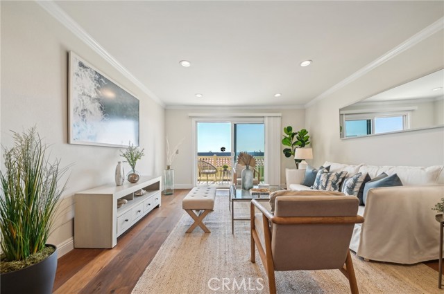 1707 Pacific Coast Highway, Hermosa Beach, California 90254, 2 Bedrooms Bedrooms, ,2 BathroomsBathrooms,Residential,Sold,Pacific Coast Highway,SB24105378