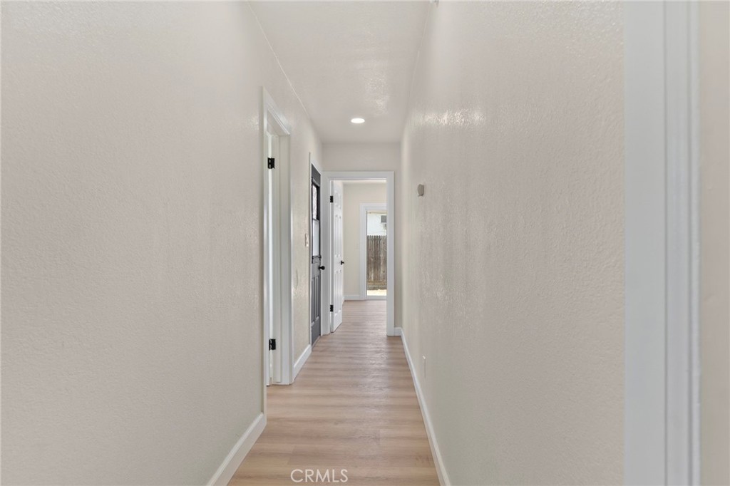 https://media.crmls.org/medias/616ff04a-d142-4190-98b3-6eefeeab7f06.jpg?preset=X-Large