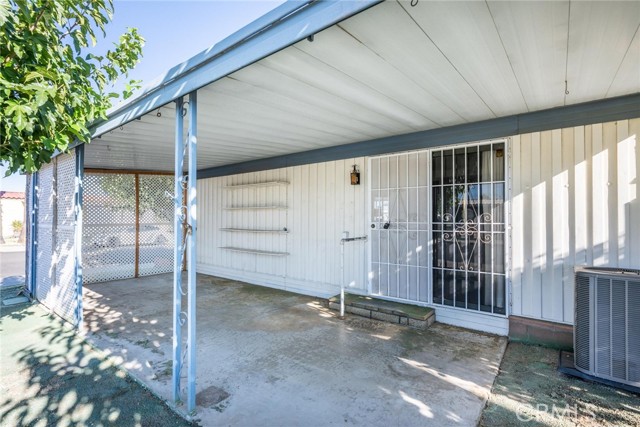 990 Santa Elena Way, Hemet CA: https://media.crmls.org/medias/61700991-0a85-4a73-80b3-59f6d9d20aae.jpg