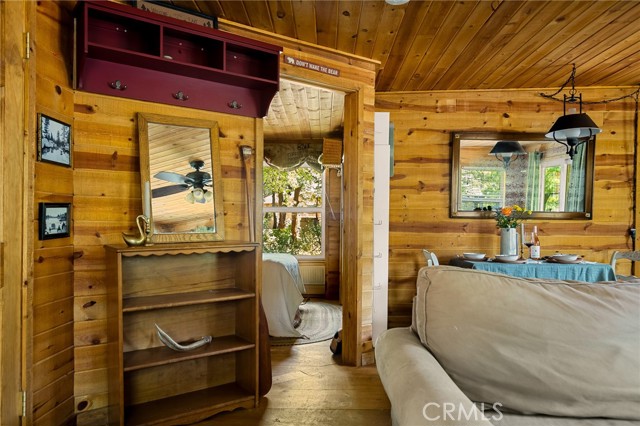 Detail Gallery Image 6 of 22 For 33400 Bluebird Dr, Green Valley Lake,  CA 92341 - 1 Beds | 1 Baths