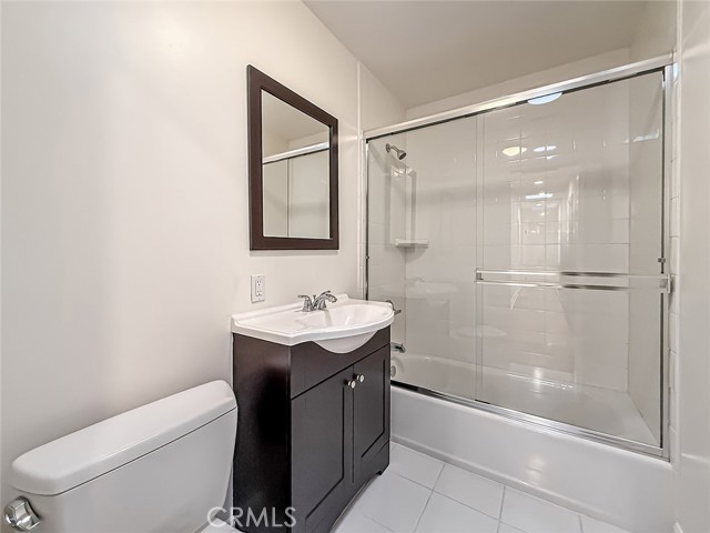 Detail Gallery Image 26 of 60 For 15452 Varden, Sherman Oaks,  CA 91403 - 4 Beds | 4 Baths