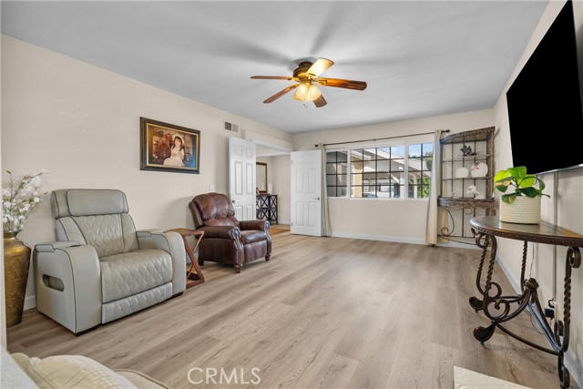 Detail Gallery Image 11 of 59 For 9559 9561 Natick Ave, North Hills,  CA 91343 - 5 Beds | 4 Baths