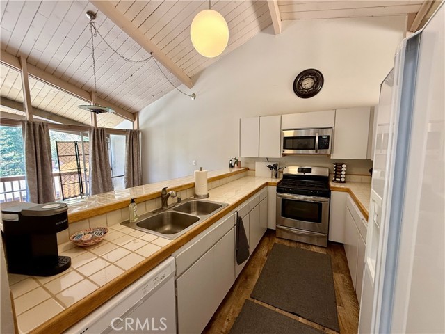 Detail Gallery Image 5 of 29 For 872 Sierra Vista #30,  Twin Peaks,  CA 92391 - 3 Beds | 2 Baths