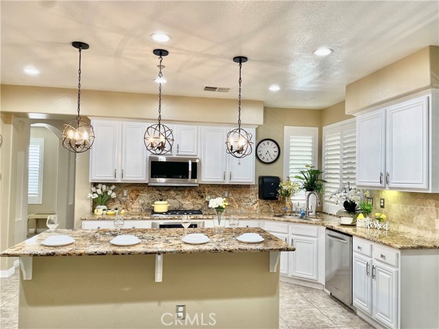 Detail Gallery Image 23 of 57 For 8004 Palm View Ln, Riverside,  CA 92508 - 6 Beds | 4/1 Baths
